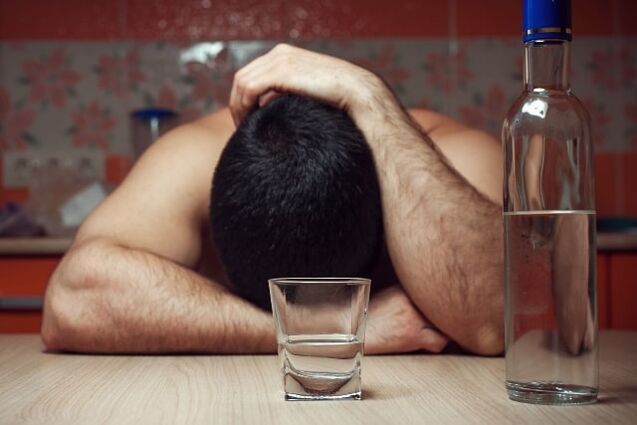 Alcoolismo masculino, levando a consequências fatais para o corpo