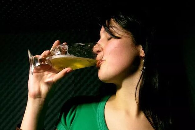 alcoolismo feminino de cerveja